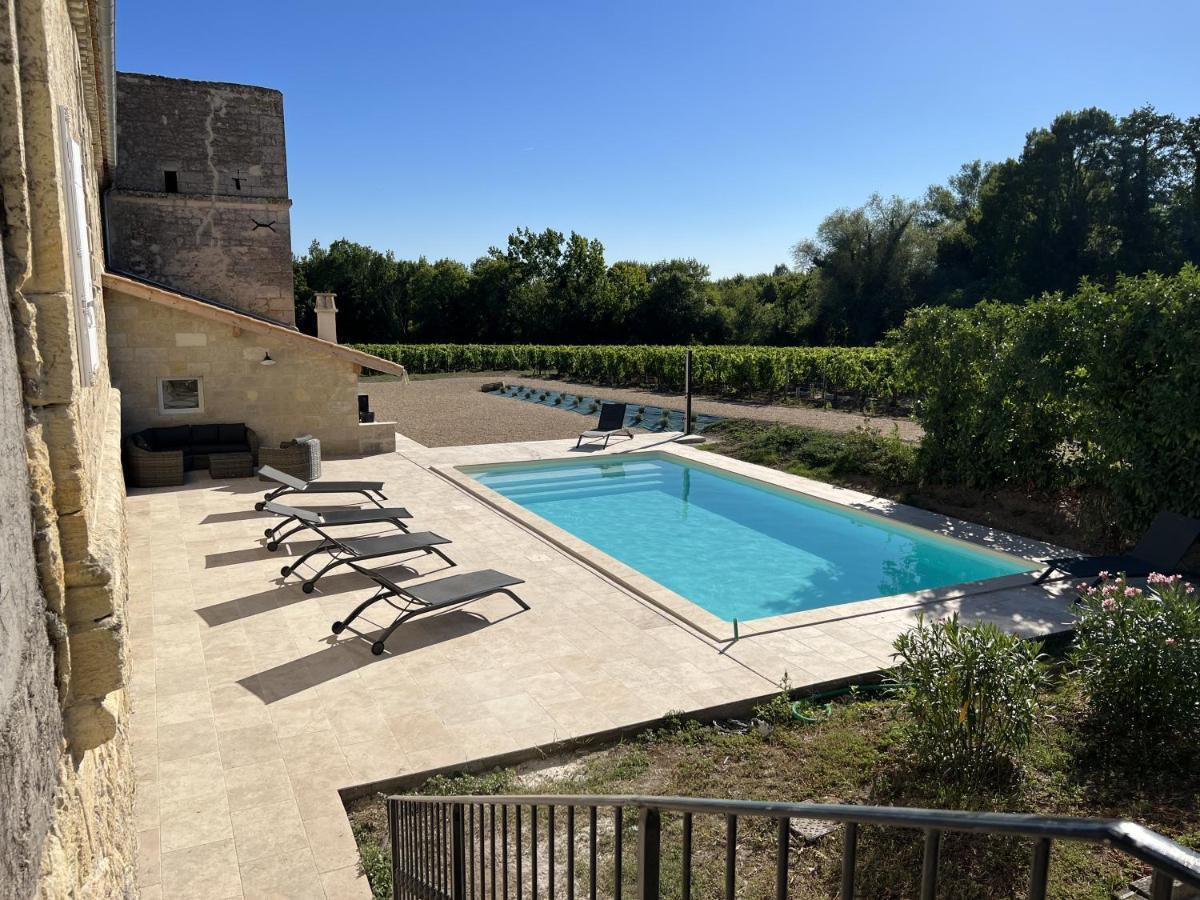 Gîte avec piscine, Château de Lescours, St-Émilion Saint-Sulpice-de-Faleyrens Exterior foto