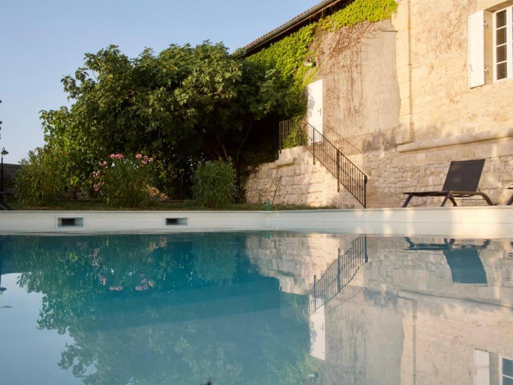 Gîte avec piscine, Château de Lescours, St-Émilion Saint-Sulpice-de-Faleyrens Exterior foto